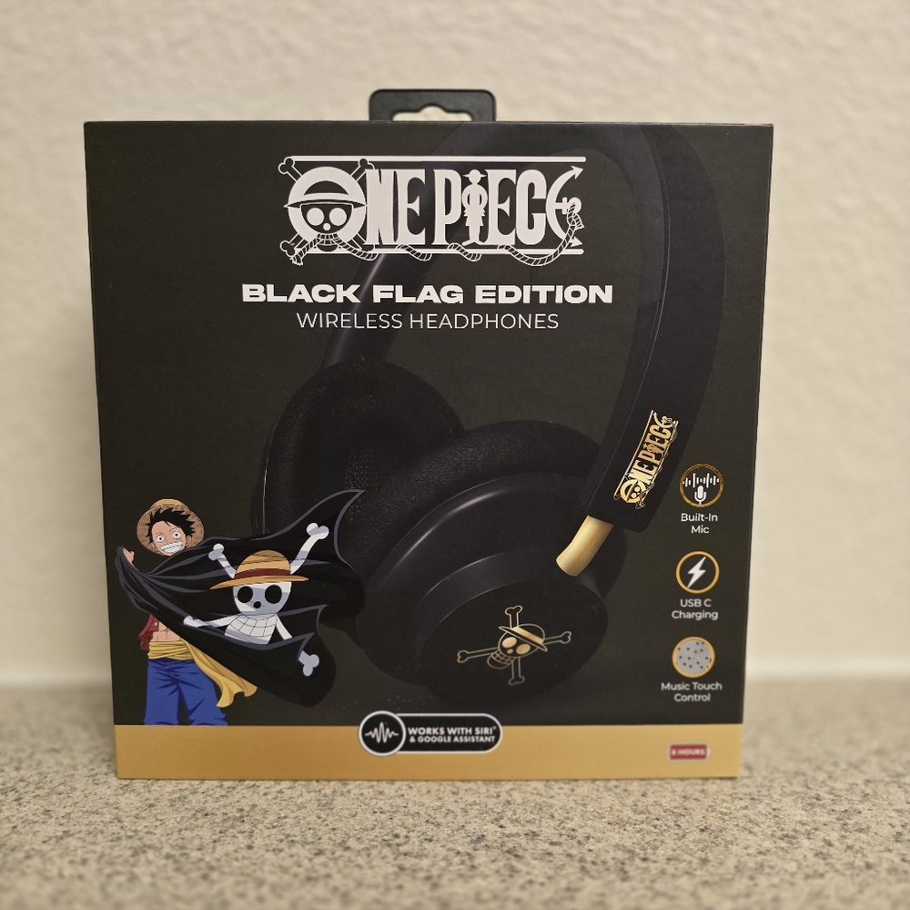 Onepiece Black Flag Edition Over-Ear Headphones - Black and Gold